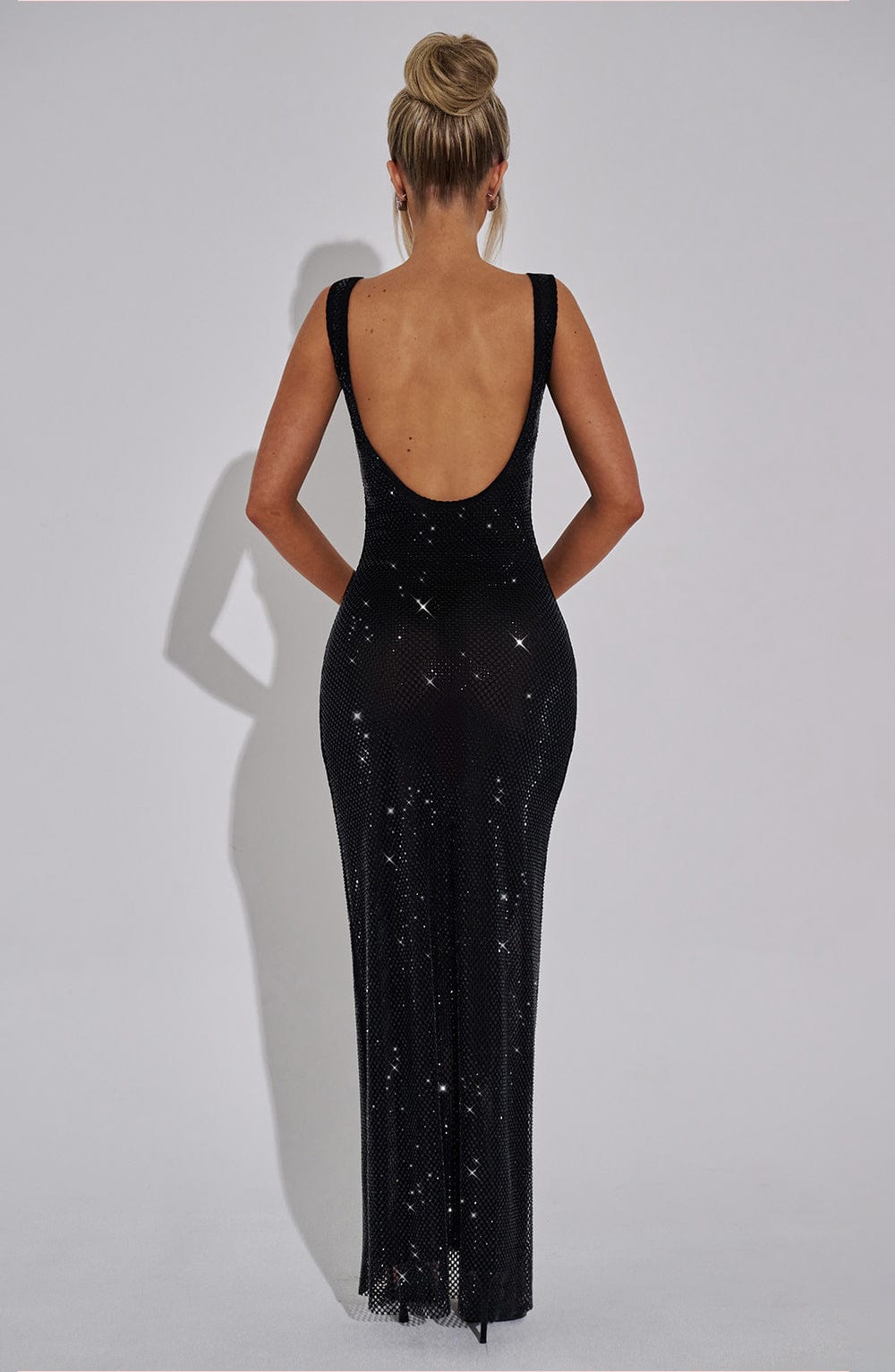 Vivienne – elegancki maxi brokatowy jurk